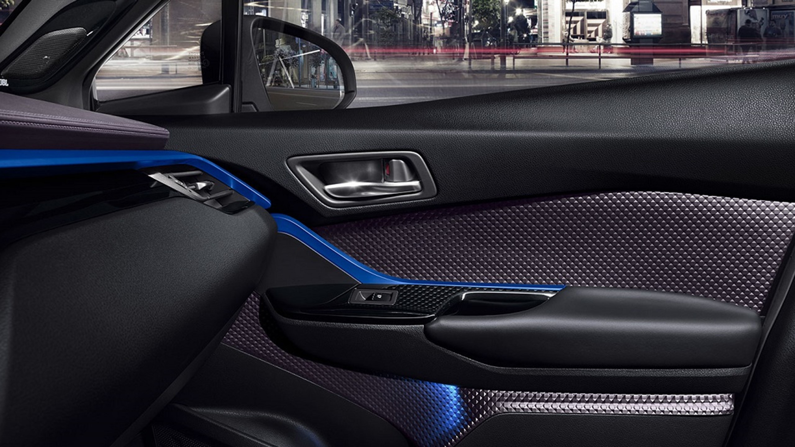 Toyota C Hr 2016 Doerbeklaedning 1140X600