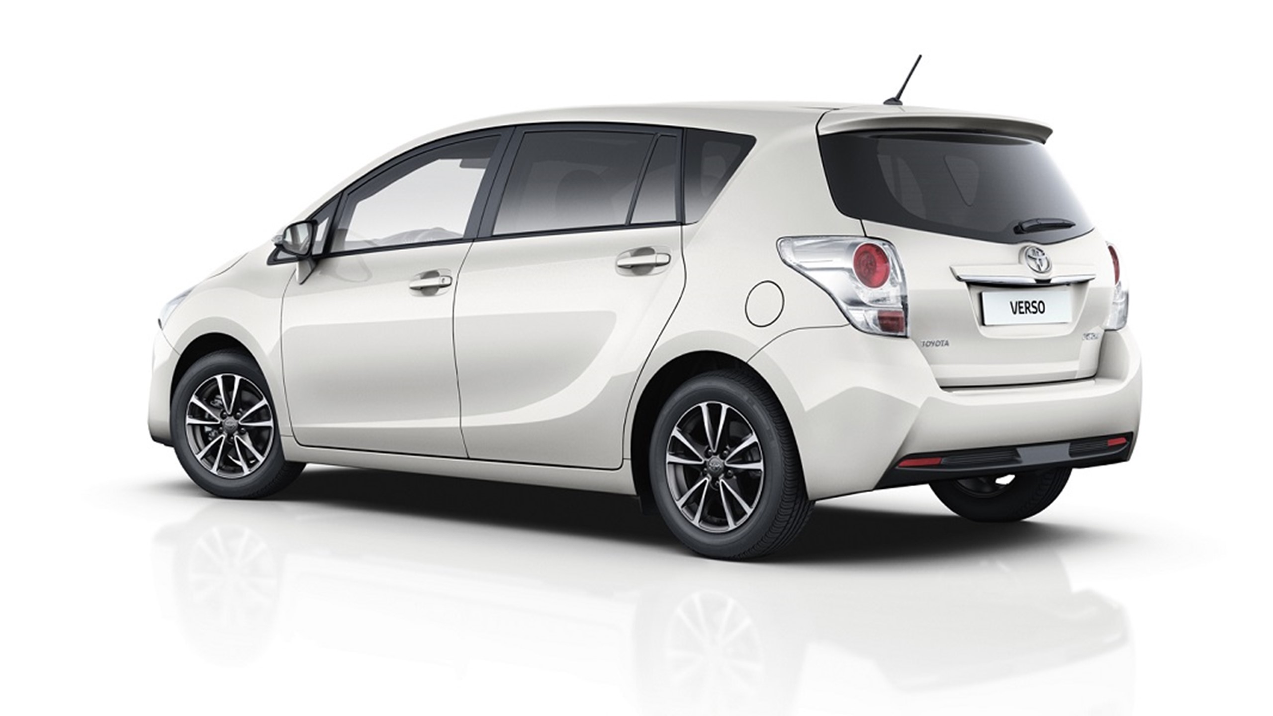 Toyota Verso 2016 Side Hvid 1140X600