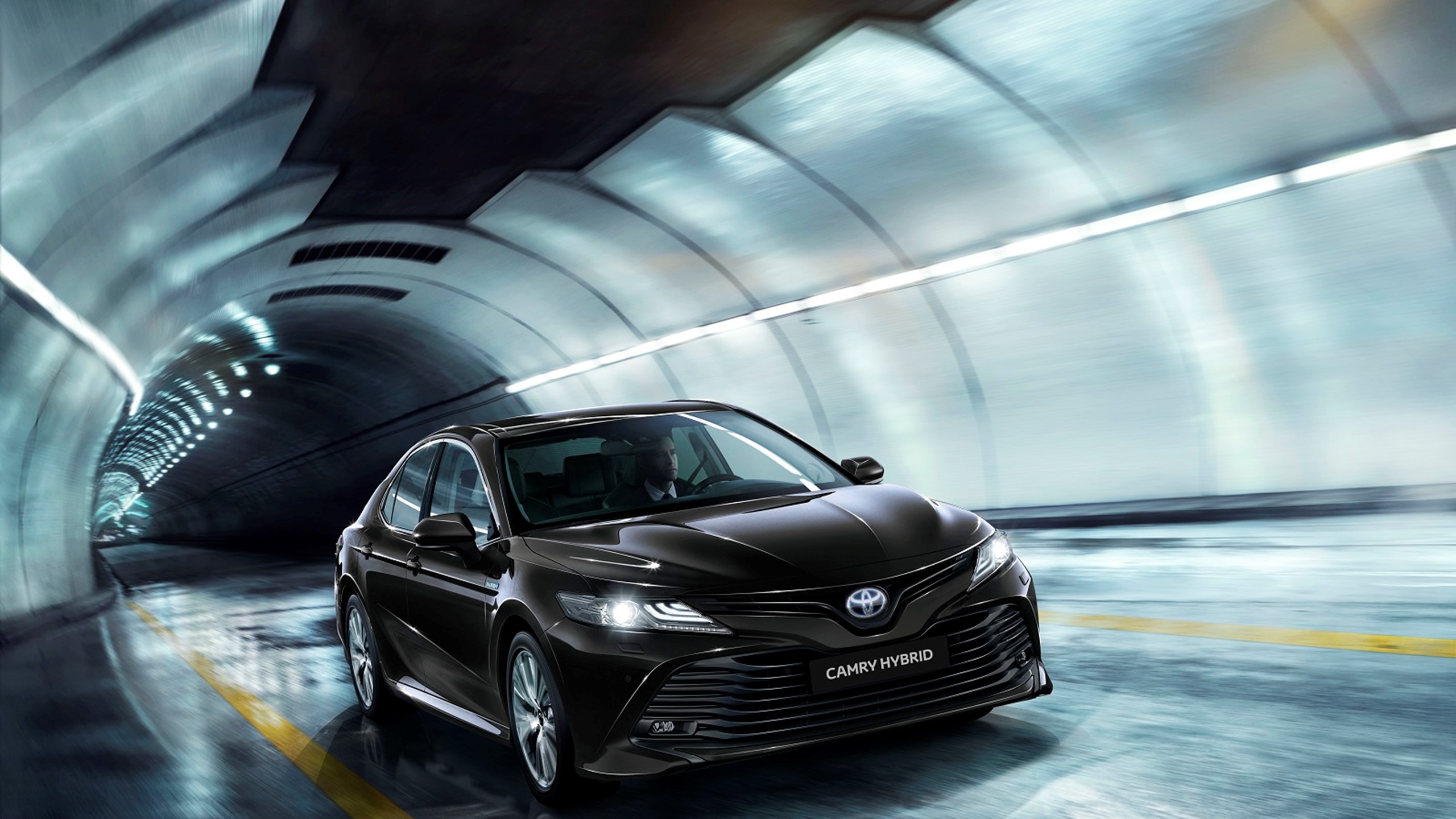 Toyota Camry Tunnel 1600X900