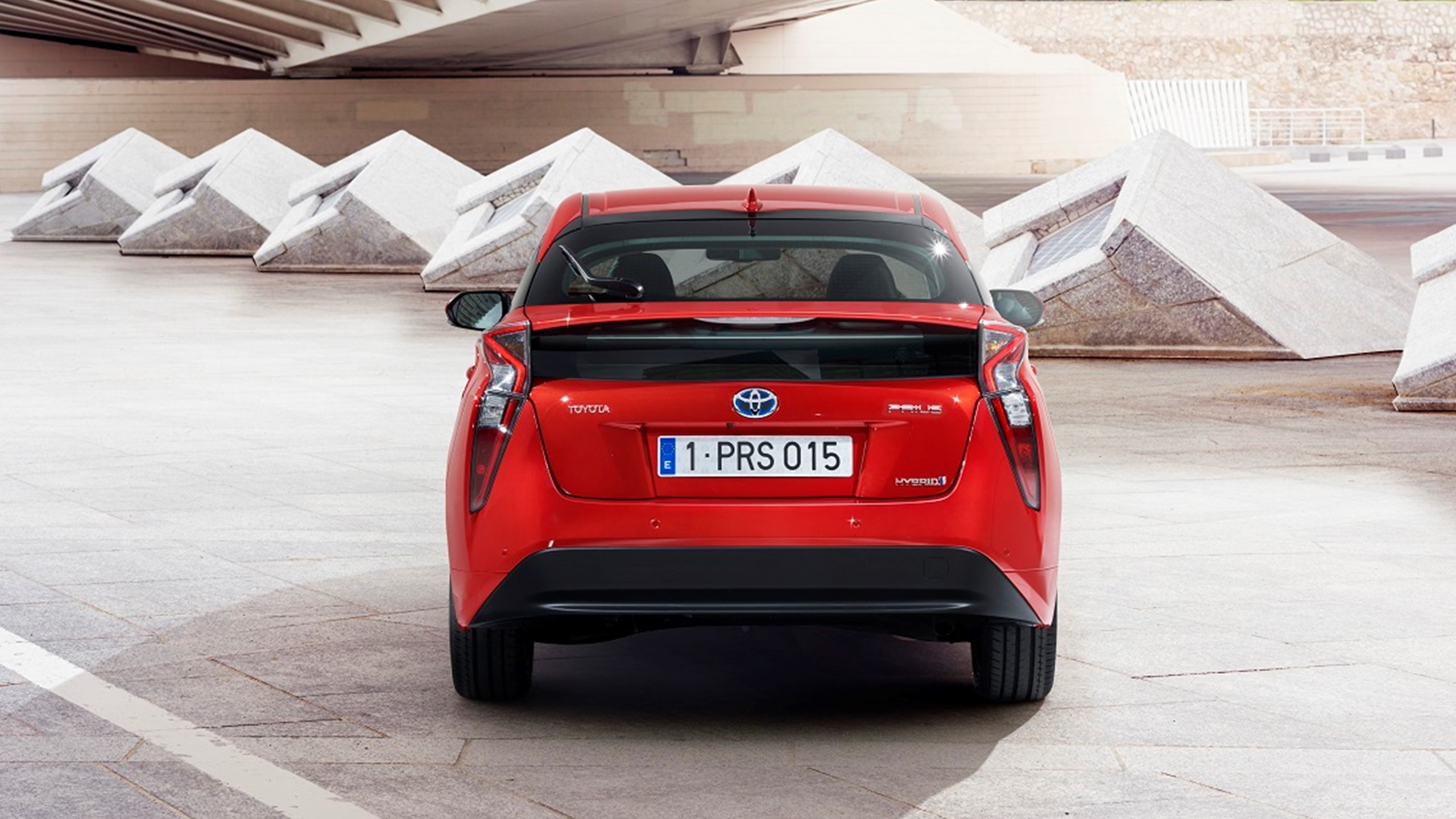 Toyota Prius 2015 Bag Lige Roed Bygning 1140X650