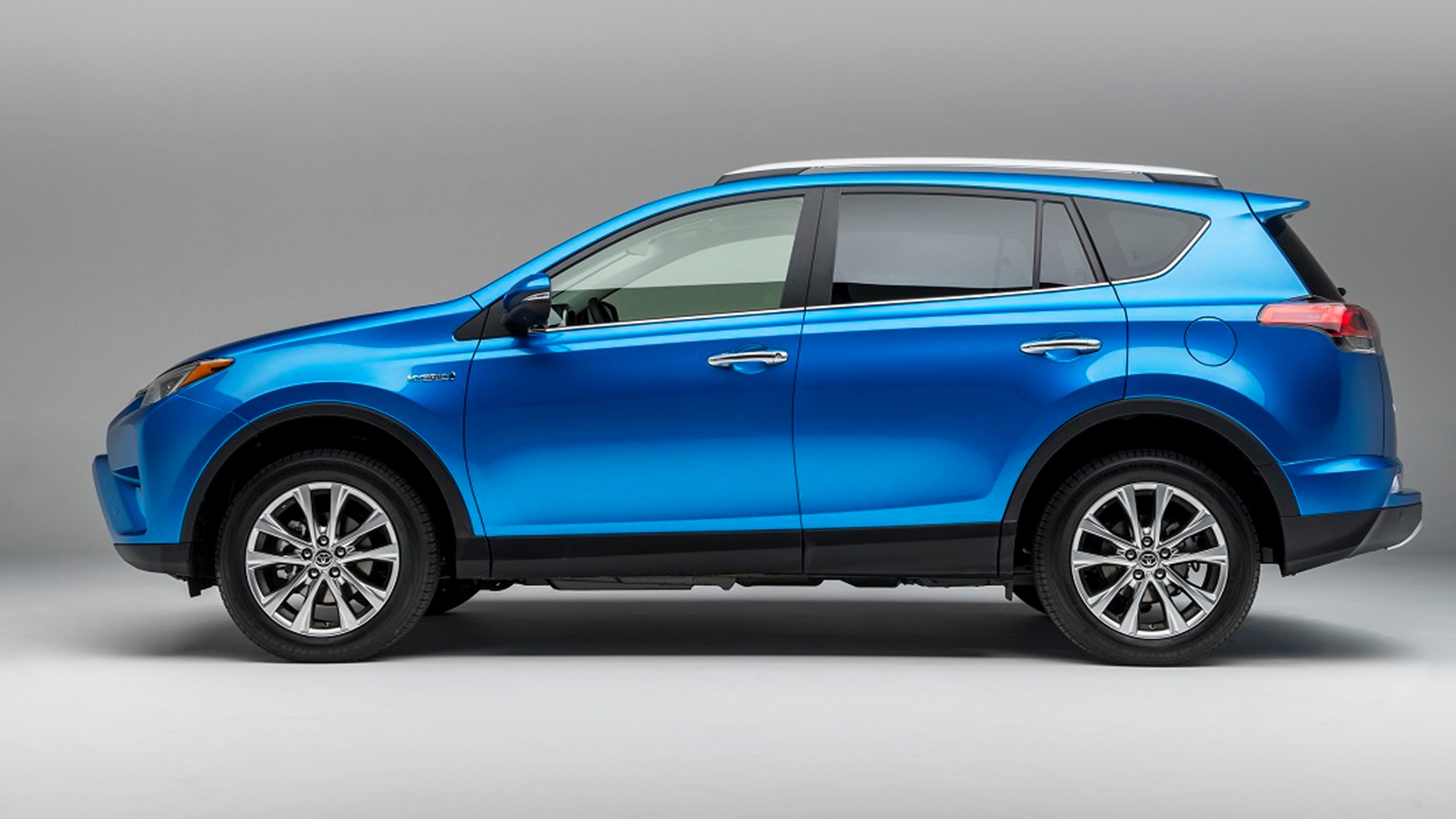 Toyota Rav4 2016 Hybrid Side Blaa 1140X600