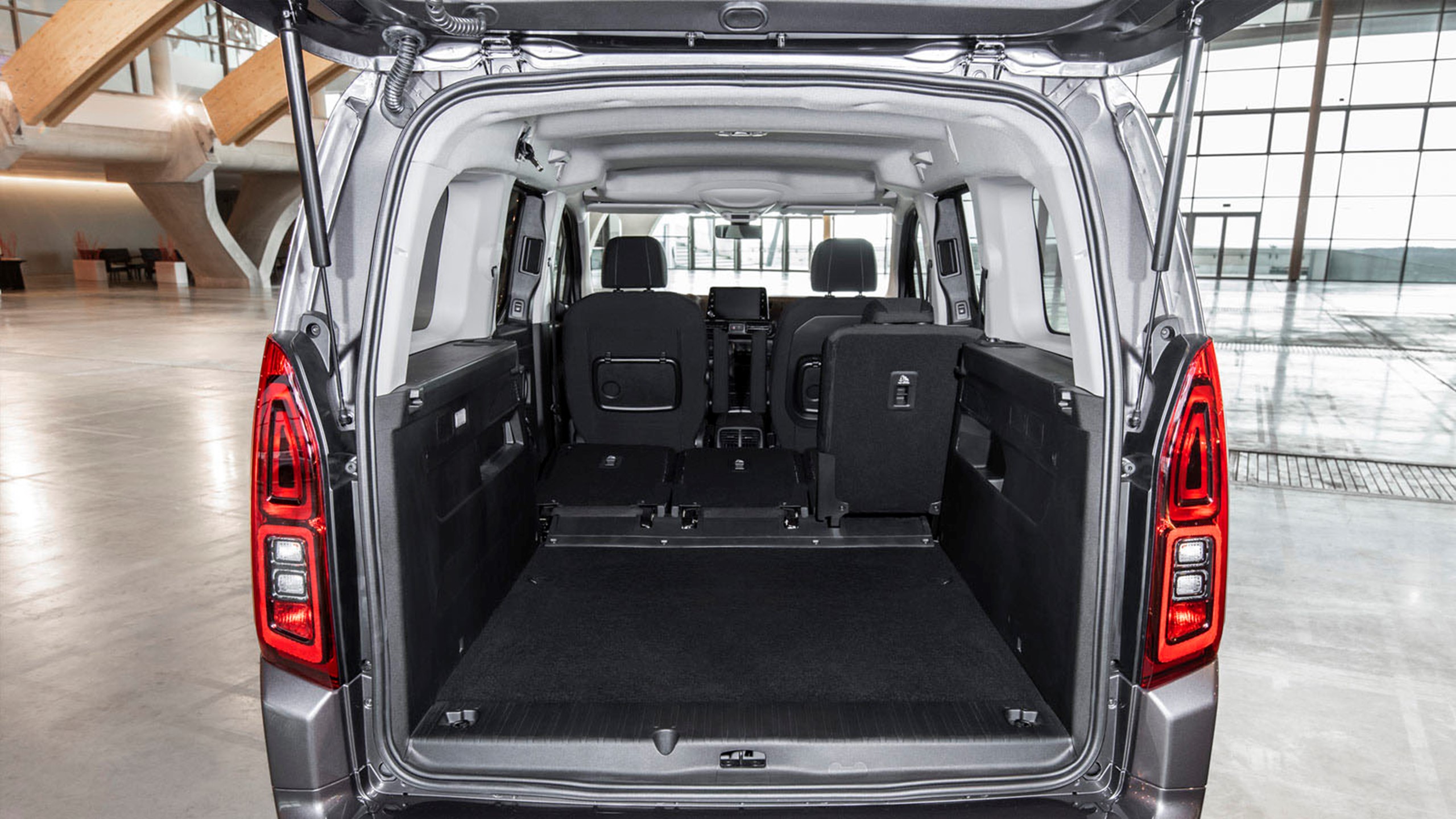 Toyota Proace City Verso Saeder Nede 1600X900
