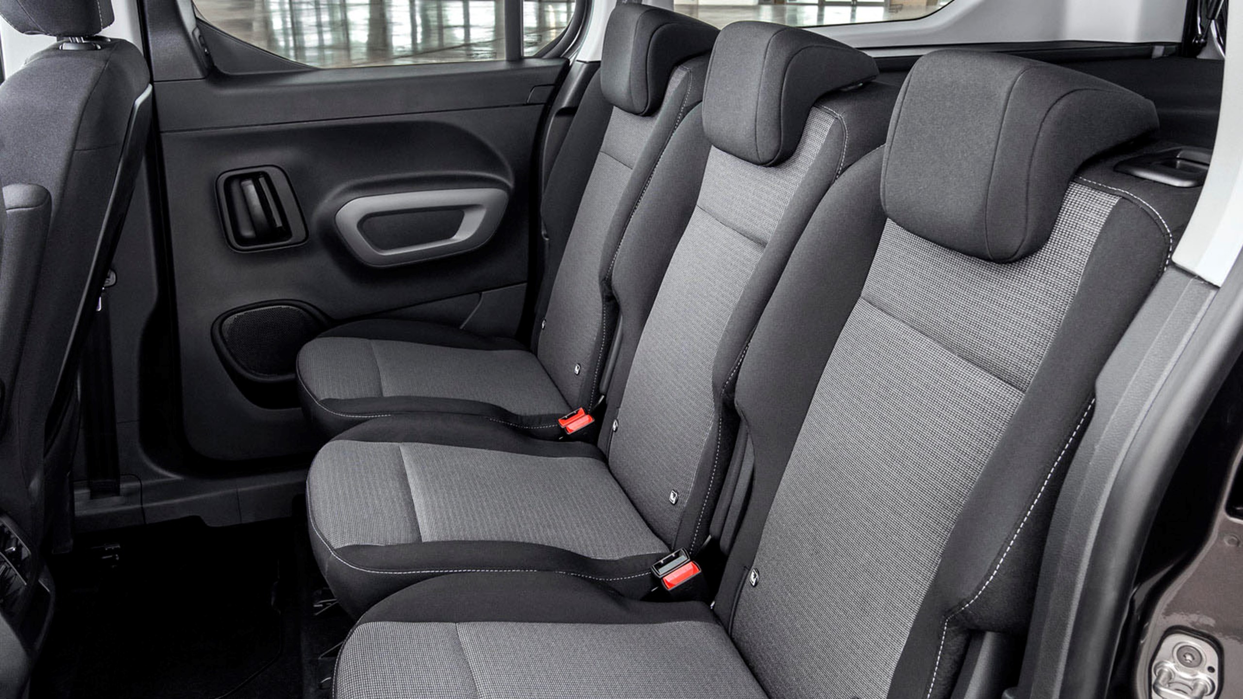 Toyota Proace City Verso Saeder Seperate 1600X900