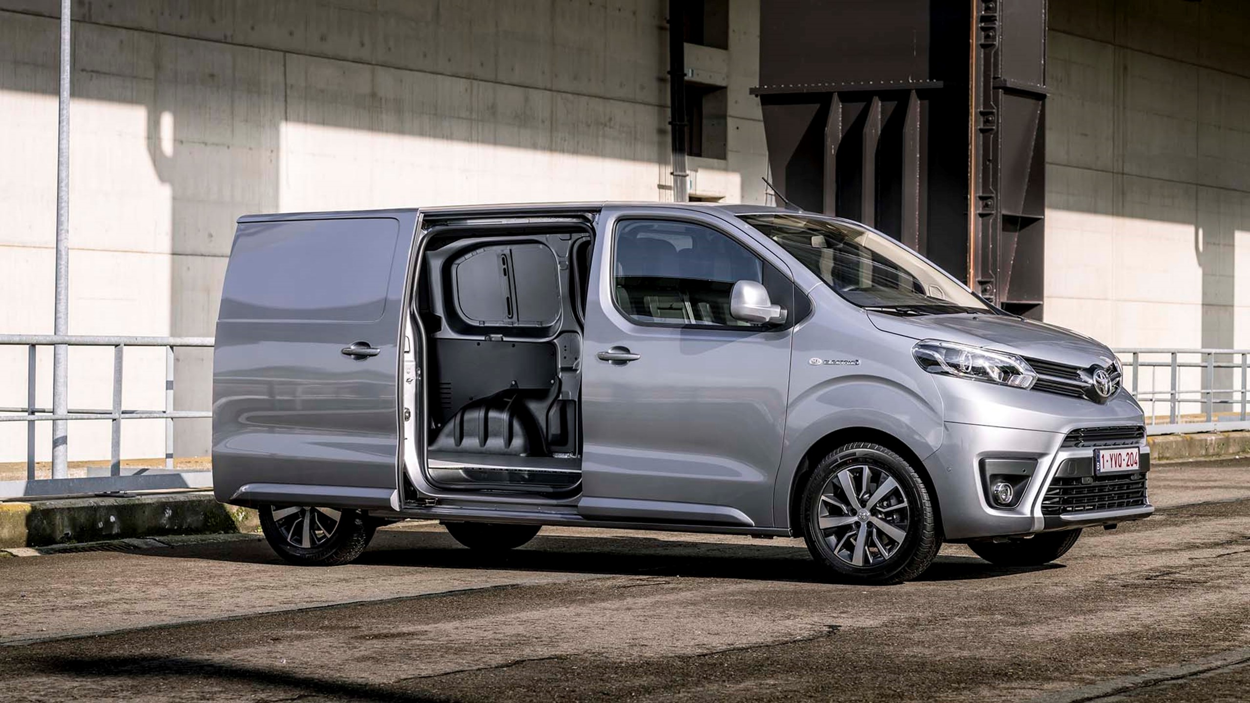 Toyota Proace Electric Side Skydedoer 1900X1069