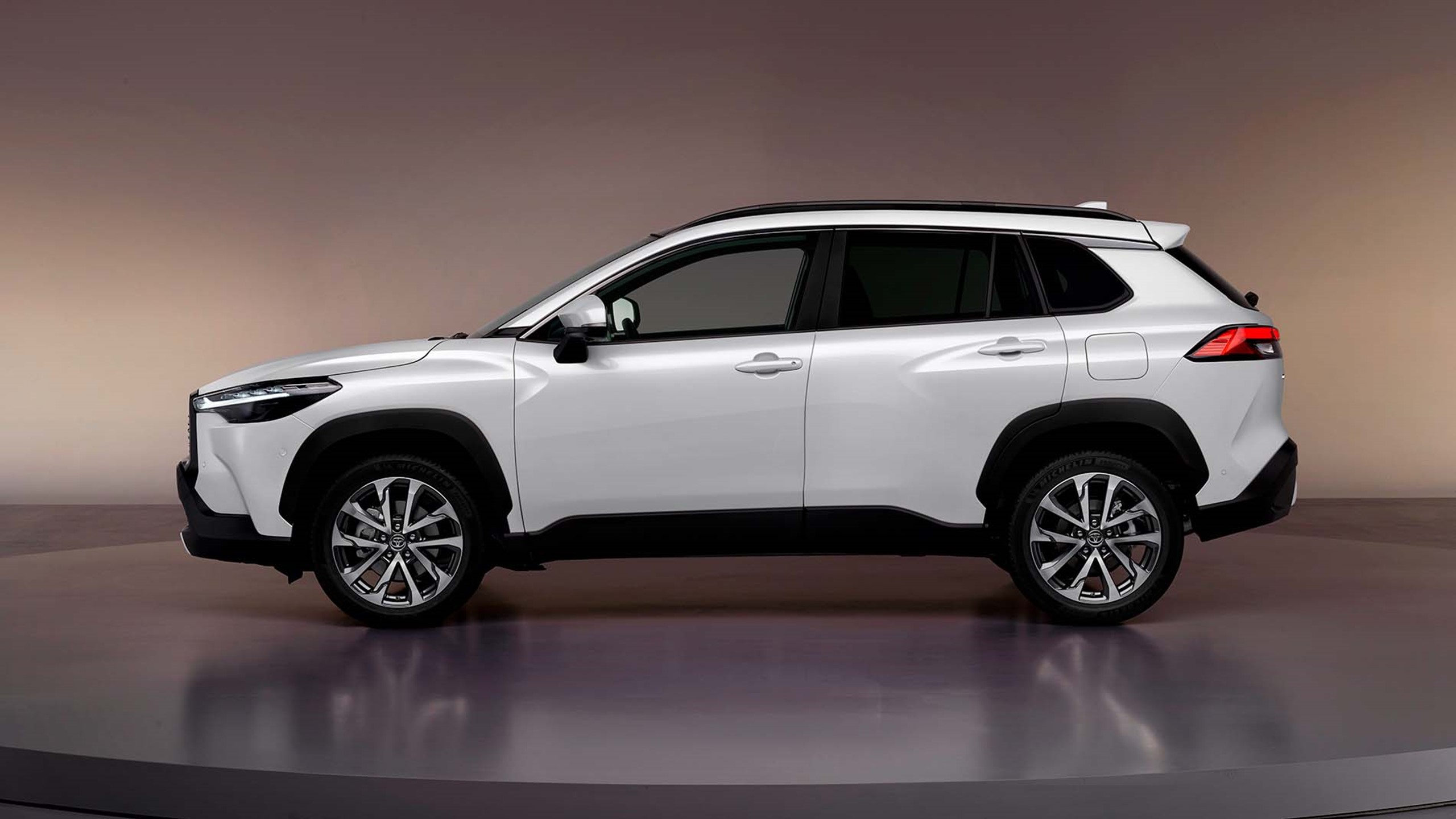 Toyota Corolla Cross Galleri 1900X1069 4 Jp