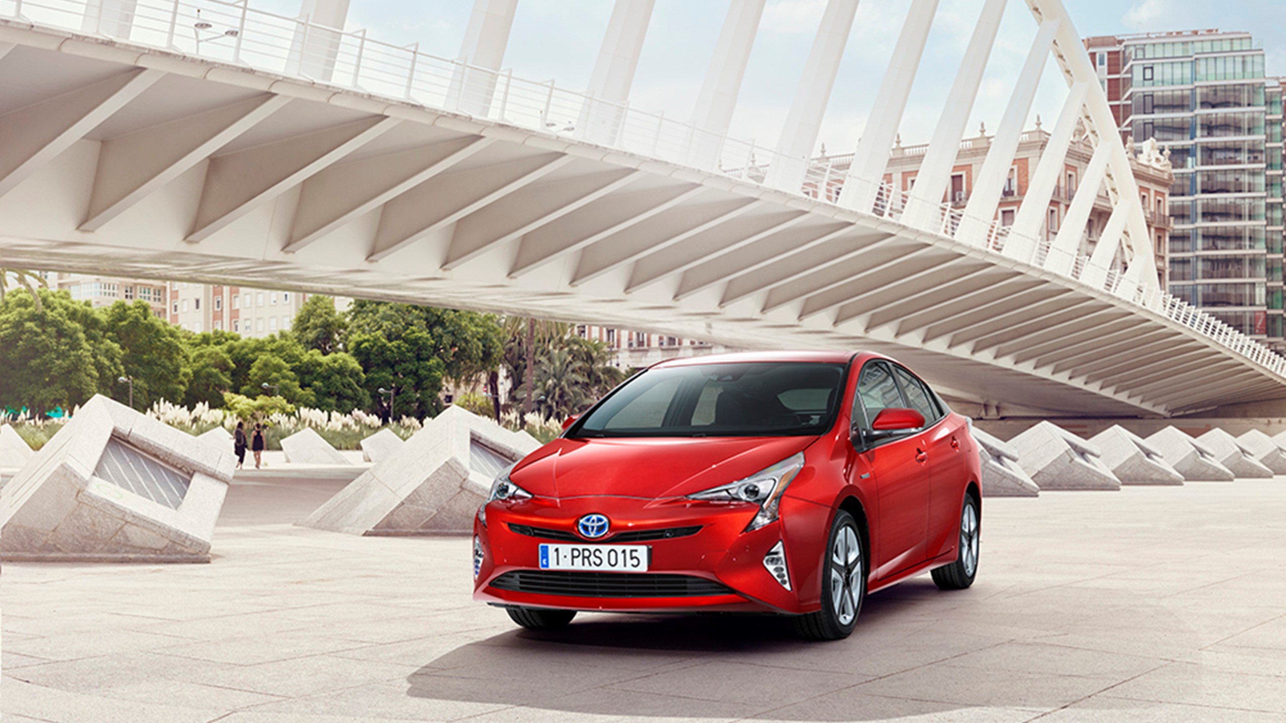 11-prius-4-generation-low.jpg
