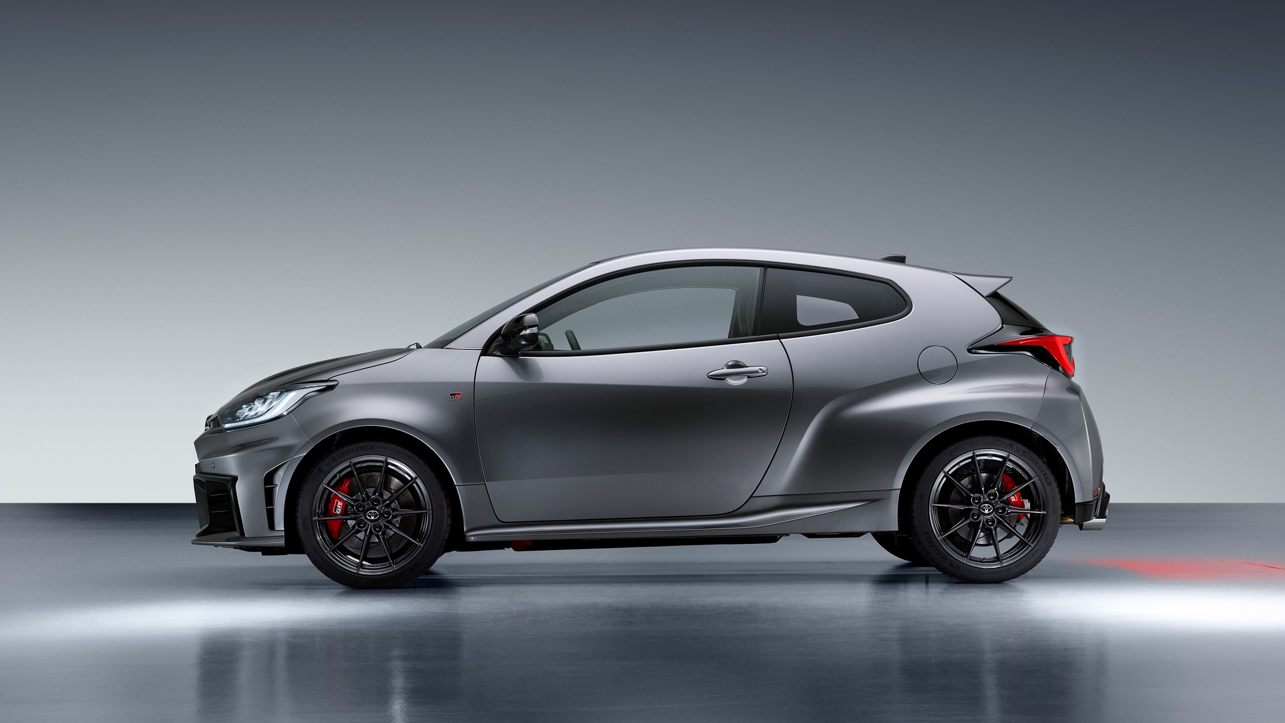 toyota-yaris-gr-sidetotal.jpg