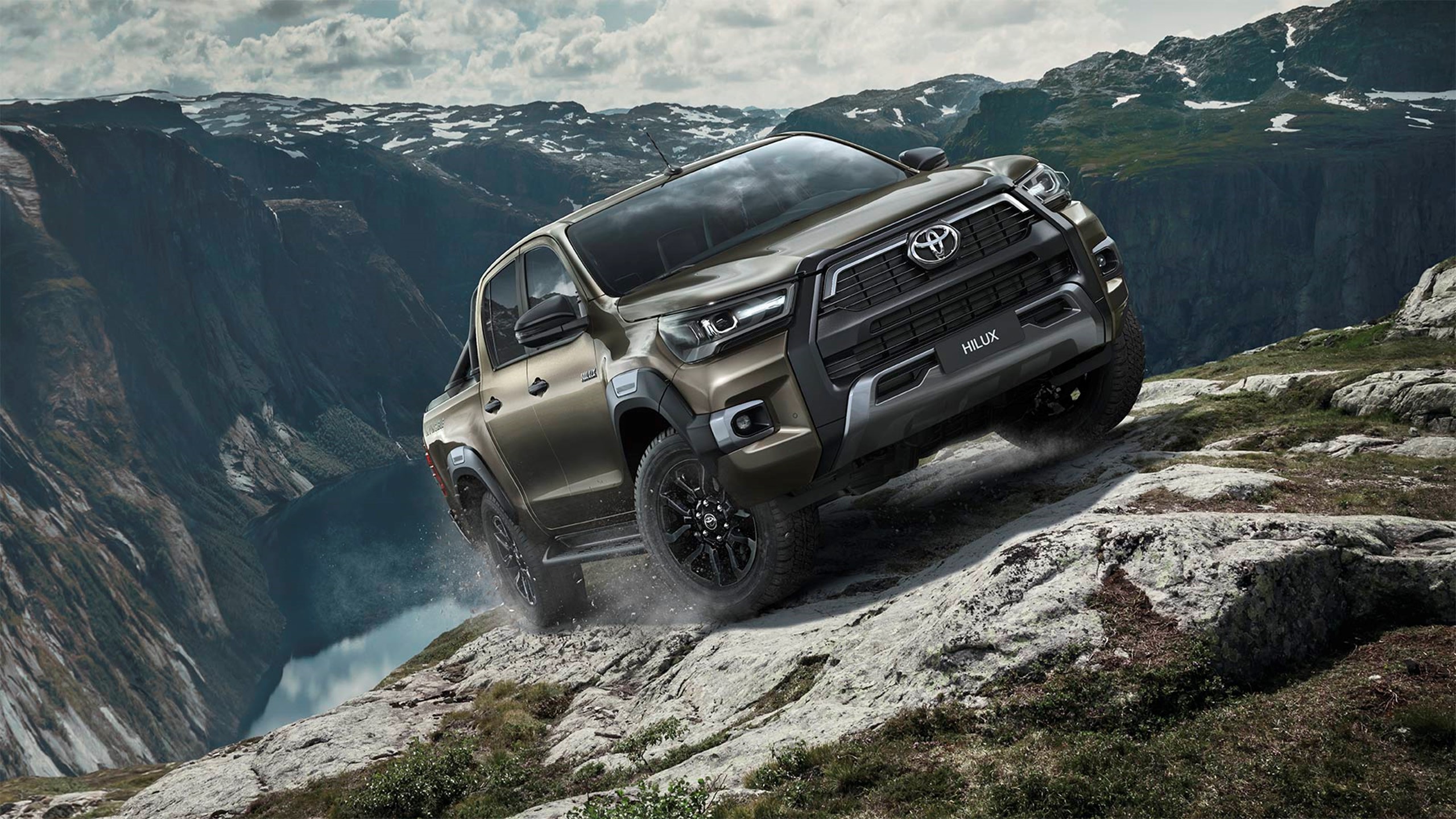 Toyota Hilux 2020 Gallery 01 Full Tcm 25 2017440